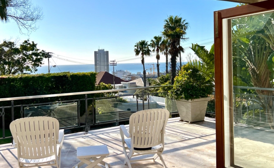 To Let 4 Bedroom Property for Rent in Fresnaye Western Cape